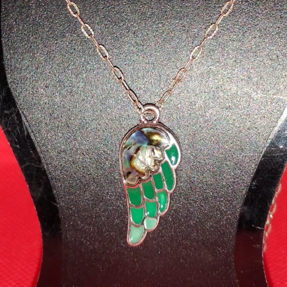 Vintage Abalone Shell Angel Wing Shaped Pendent Necklace